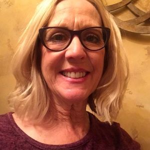 Meet your Posher, Dena